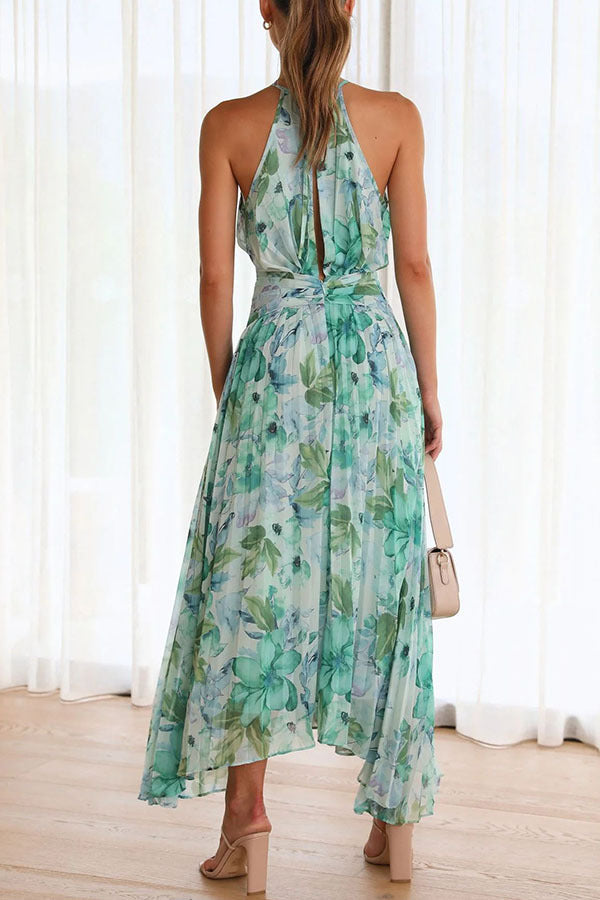 Robe longue plissée à imprimé floral turquoise et décolleté découpé