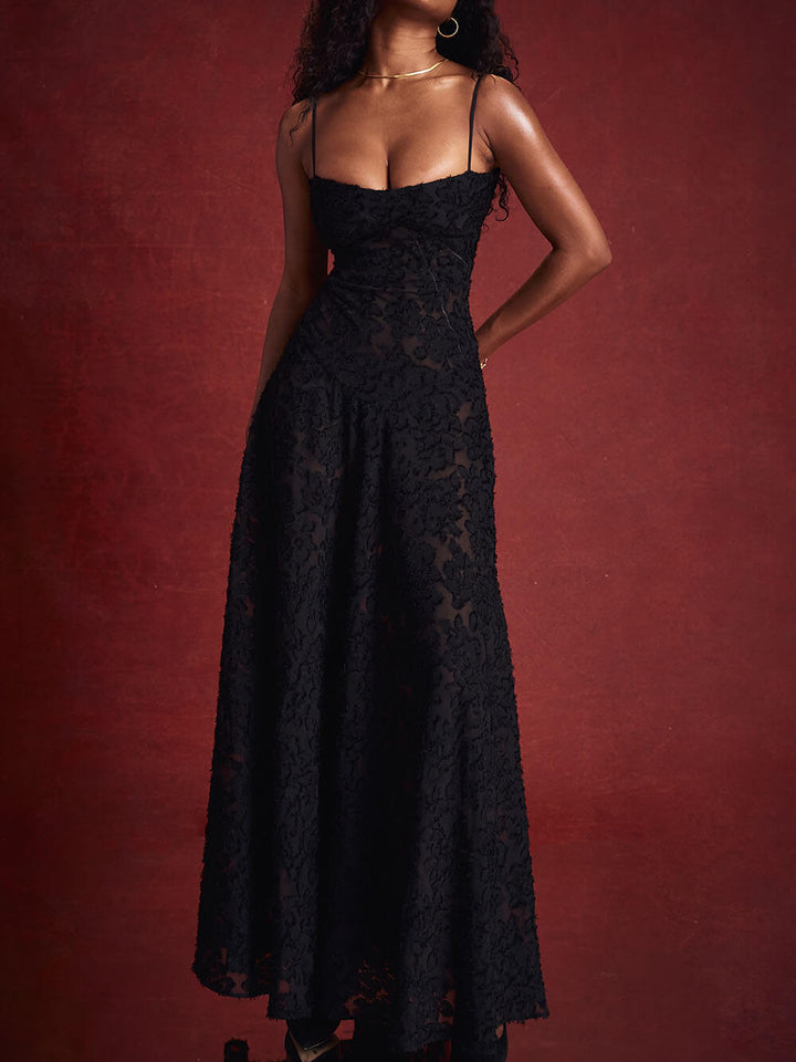 Robe longue noire avec dos en dentelle et fleurs